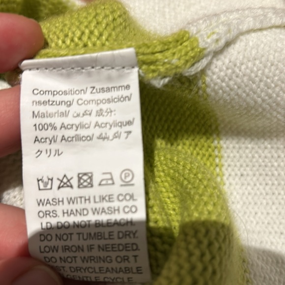 Sweater - Picture 11 of 11